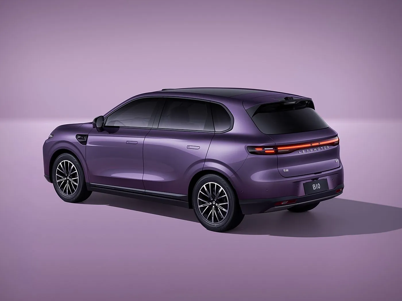 Leapmotor B10 suiwer elektriese kompakte SUV met 510-600 km CLTC-reeks, 14.6" 2.5K-skerm en Leapmotor Pilot Nuwe Energie-voertuig