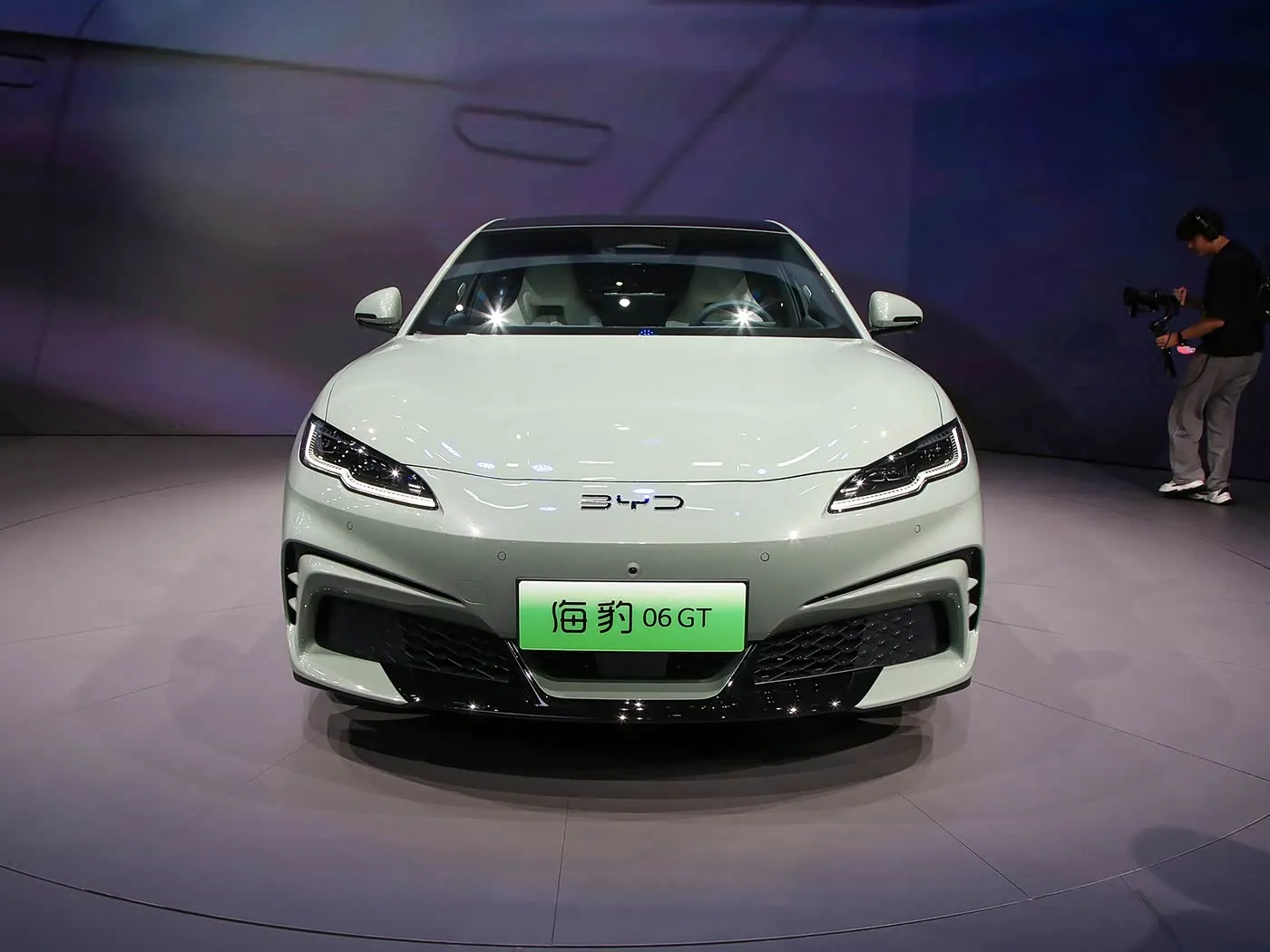 BYD Seal 06GT Heatwave Edition Electric Hatchback 550 AWD 3000W Motor Power 4x4 Mini Auto met Dinamiese Left Ervaring