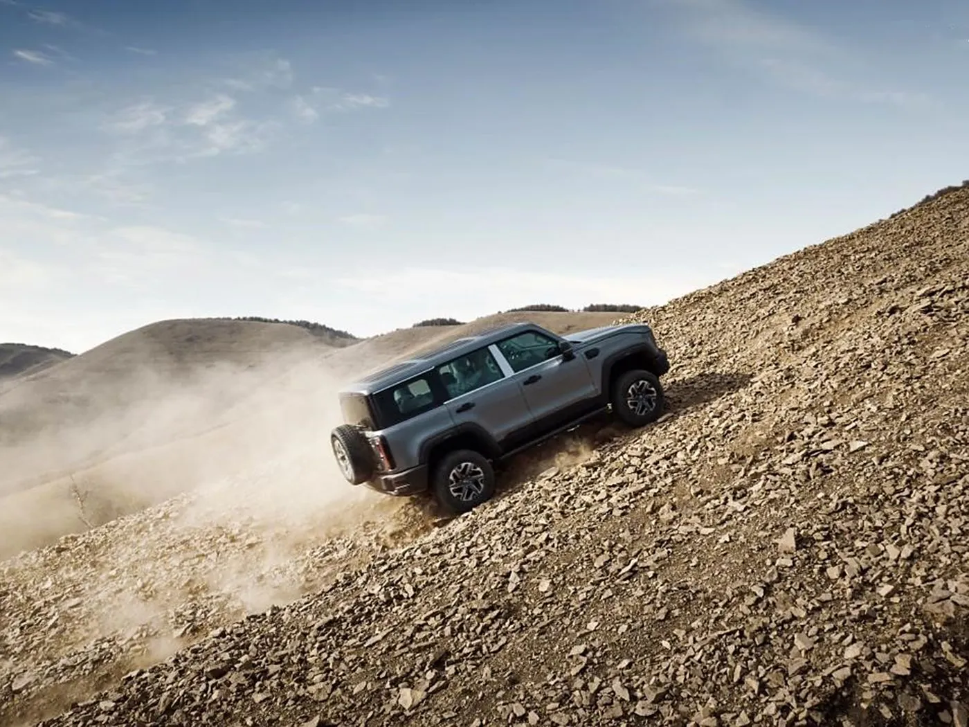 Beijing Off-Road BJ40 Kompakte SUV 4WD, 85L tenk en panoramiese kamera lang asafstand