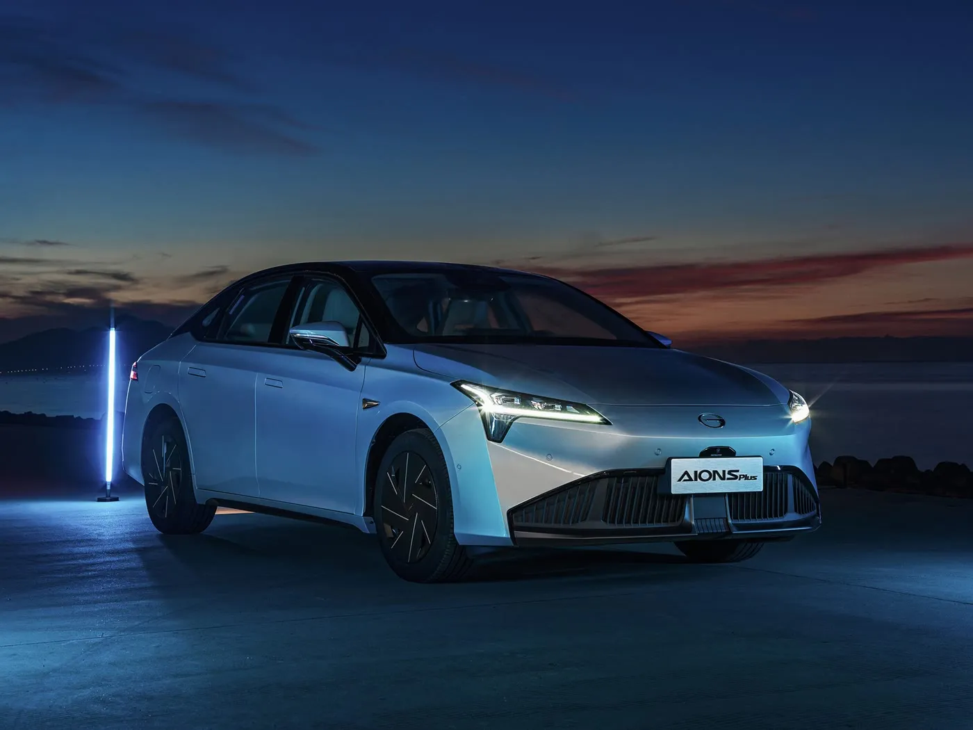 AION RT Elektriese SUV linkerhandstuur Hoëspoed EV outomatiese ratkas Hibriede Mini Vlak Sedan Nuwe Energie Voertuig vir Volwassenes