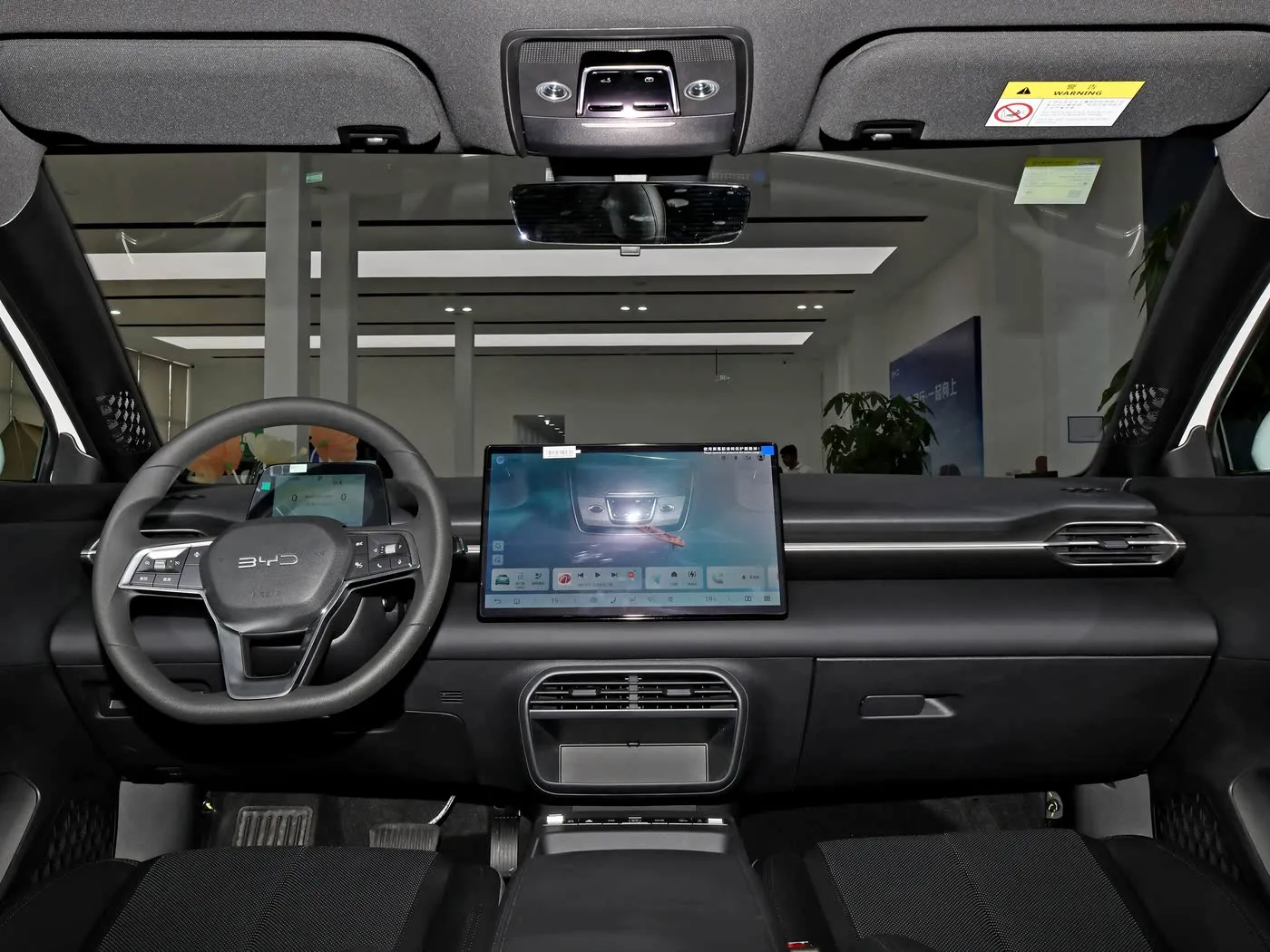 Nuwe Model BYD E7 EV Motor 150km/h Topspoed 136HP 180Nm Wringkrag 5 Sitplek Elektriese Voertuig