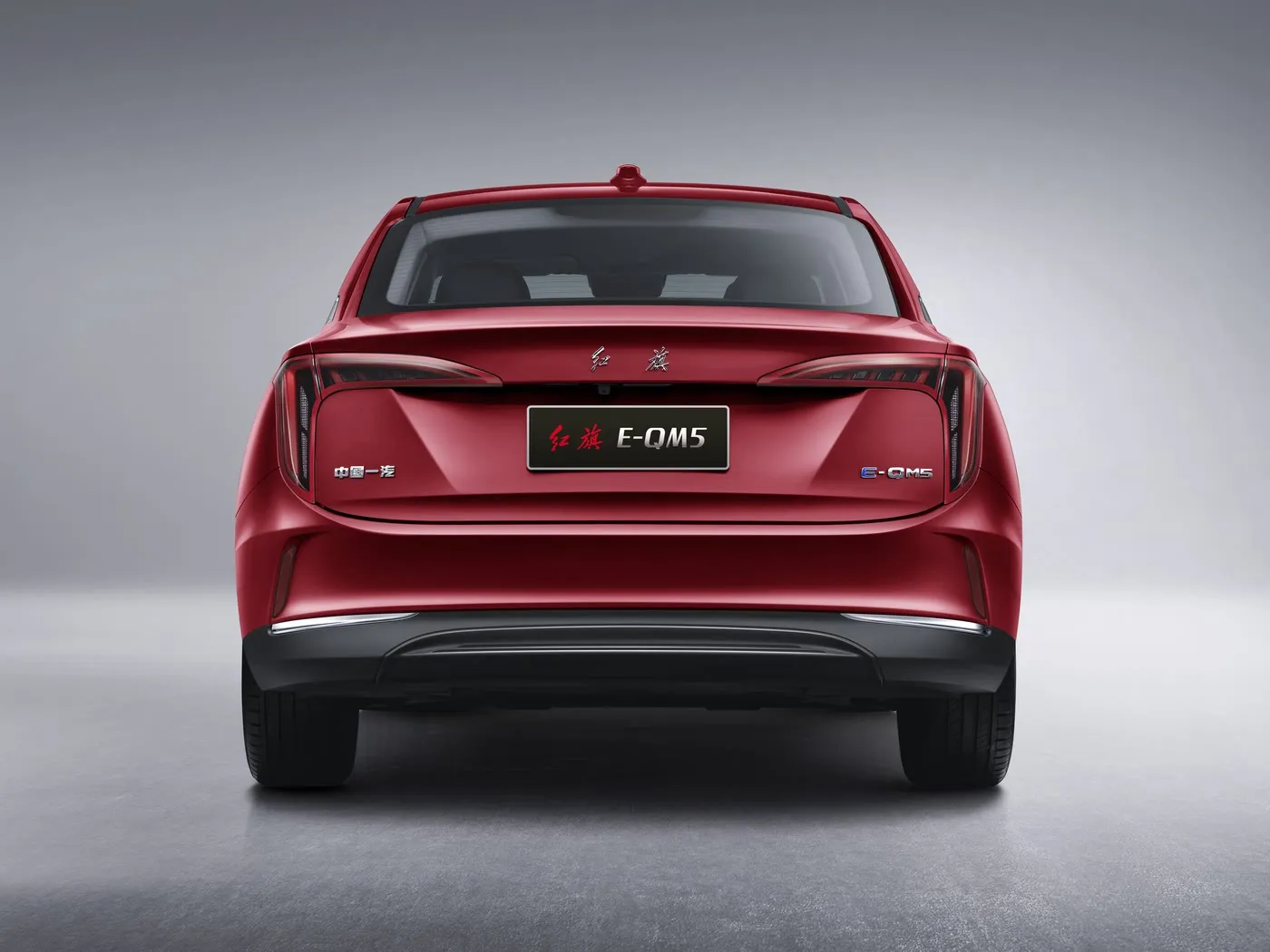 Hongqi E-QM5 Ruim EV Sedan Lang Asafstand Langafstand Suiwer elektriese nuwe energievoertuig