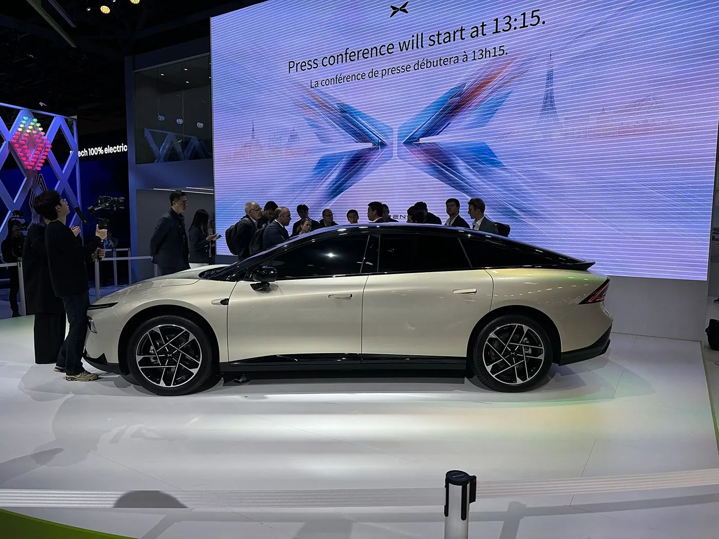 Beperkte uitgawe EV XPENG P7+ 5-sitplek suiwer elektriese luikrug Nuwe ontwerp linkerstuur 685 km maksimum spoed Nuwe energievoertuig
