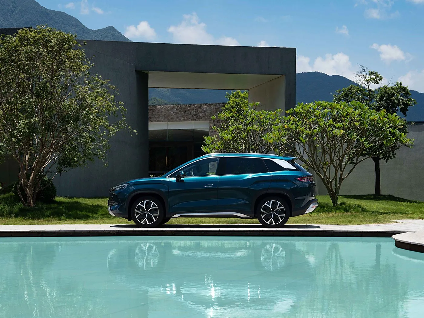 BYD Song L DM-i Kompakte PHEV SUV Langafstand, hoëspoed nuwe energievoertuig DiPilot 2.0 Verhitte sitplekke 360° Panoramiese kamera