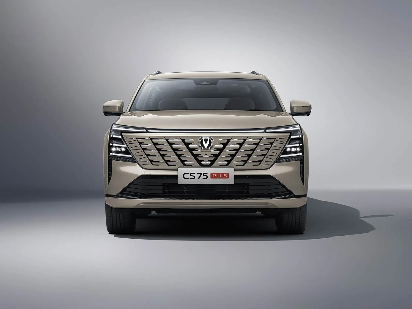 Changan CS75 PLUS 1.5T/2.0T Kompakte SUV met L2.5 Assist, 15.6" raakskerm en lang asafstand