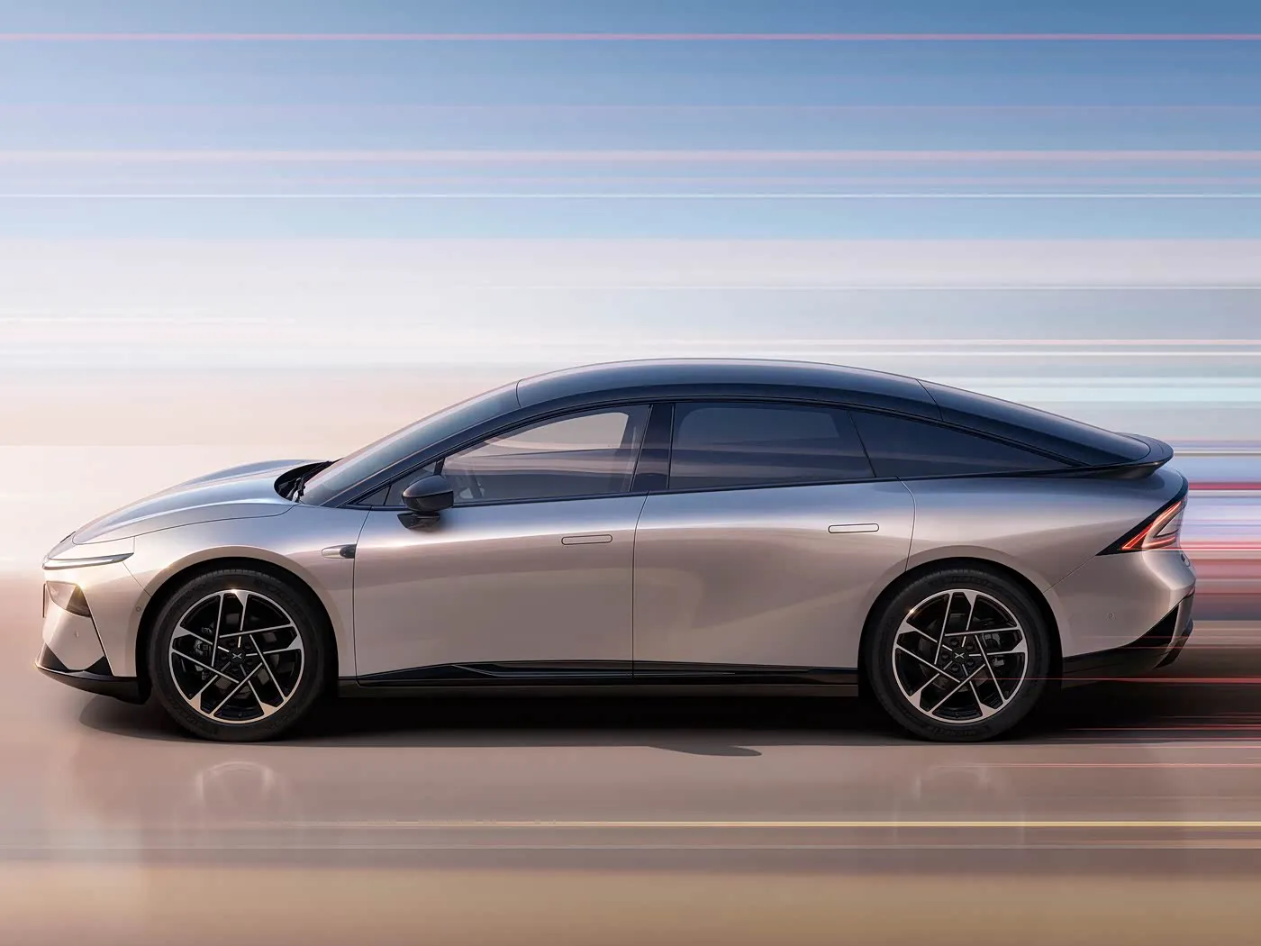 Beperkte uitgawe EV XPENG P7+ 5-sitplek suiwer elektriese luikrug Nuwe ontwerp linkerstuur 685 km maksimum spoed Nuwe energievoertuig