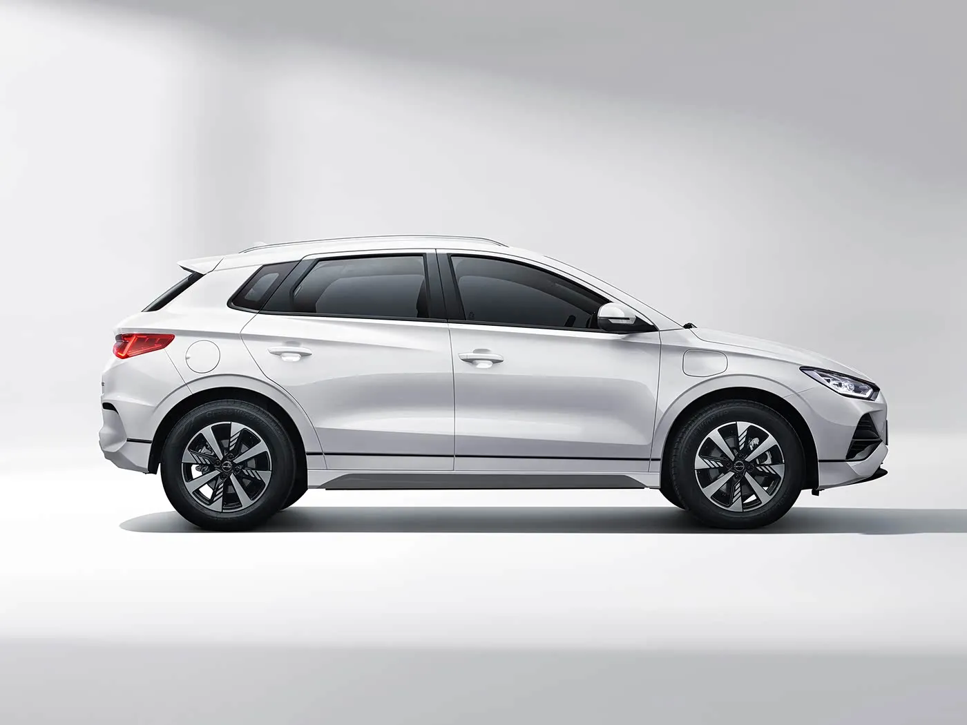 BYD E2 Luukse Elektriese EV Sedan SUV Lukrug links stuurmotor met litiumbatterymotor China se nuwe energievoertuig