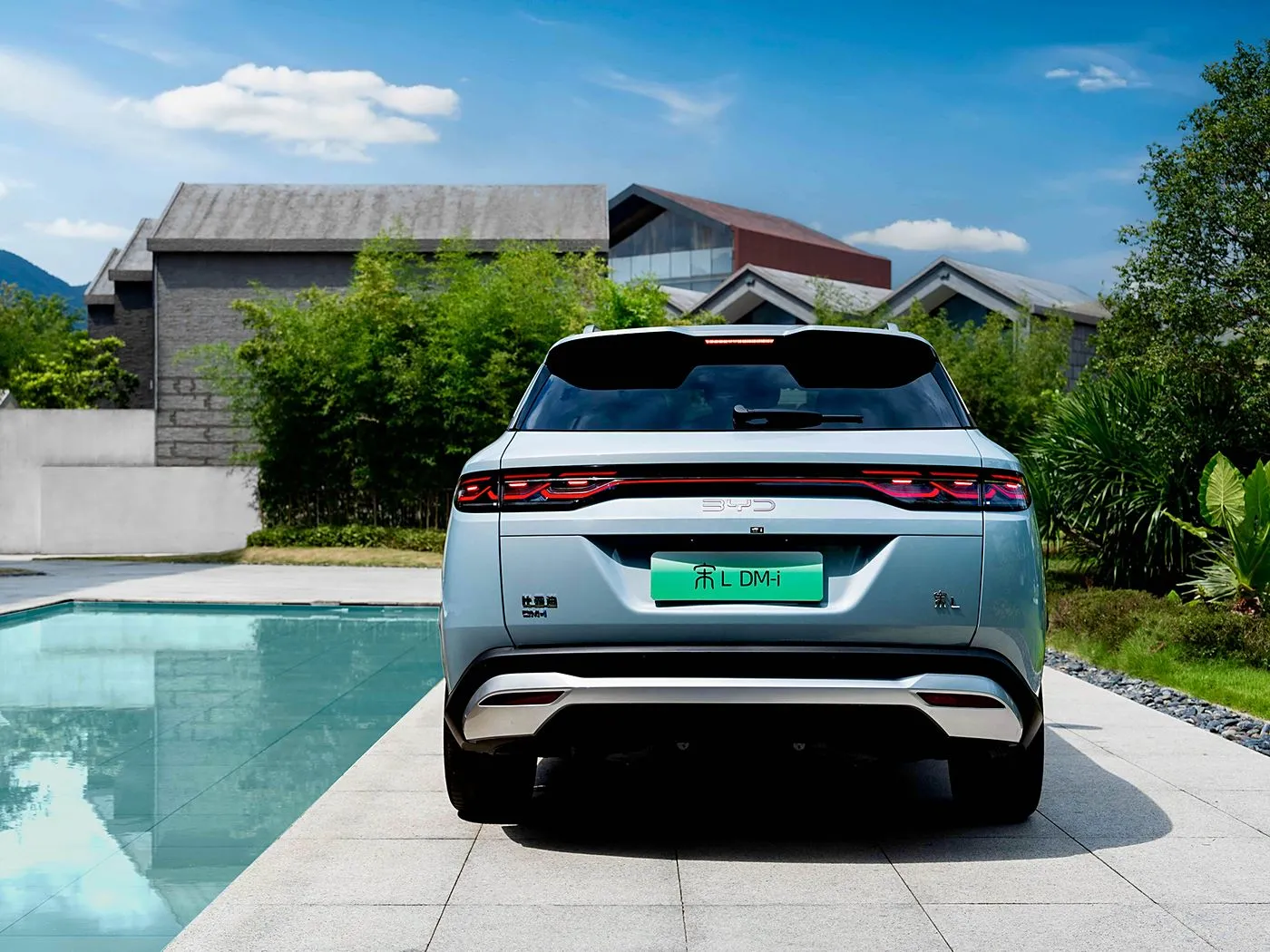 BYD Song L DM-i Kompakte PHEV SUV Langafstand, hoëspoed nuwe energievoertuig DiPilot 2.0 Verhitte sitplekke 360° Panoramiese kamera