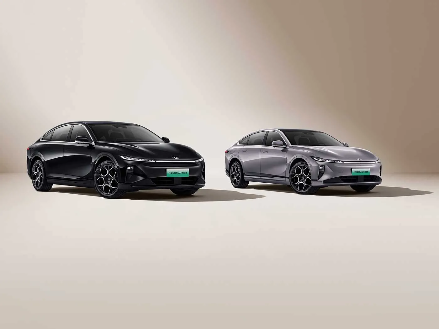 Changan Qiyuan A07 Hibriede EV Sedan Nuwe Energie Voertuig Van China 1200km Reeks Outomatiese ratkas 5 Sitplekke 175Km/h Spoed R19 Bandgrootte