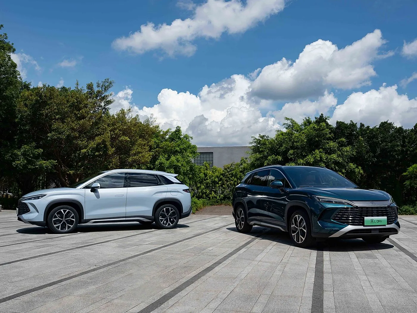 BYD Song L DM-i Kompakte PHEV SUV Langafstand, hoëspoed nuwe energievoertuig DiPilot 2.0 Verhitte sitplekke 360° Panoramiese kamera
