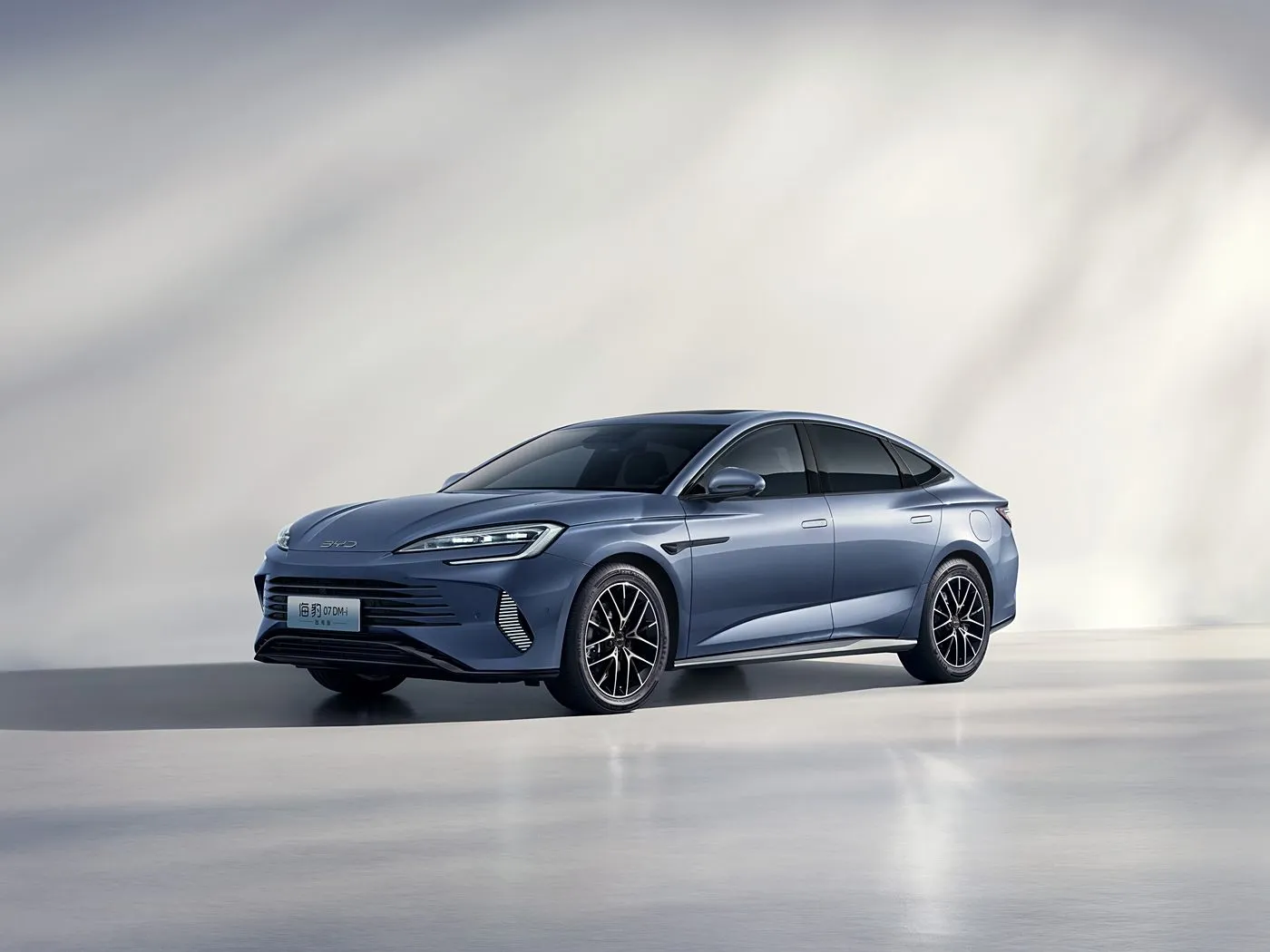 BYD Seal 07 DM-i Elektriese SUV Hoëspoed Auto Sedan met EV-motor 4-sitplek linksstuur Nuwe energievoertuigkenmerke