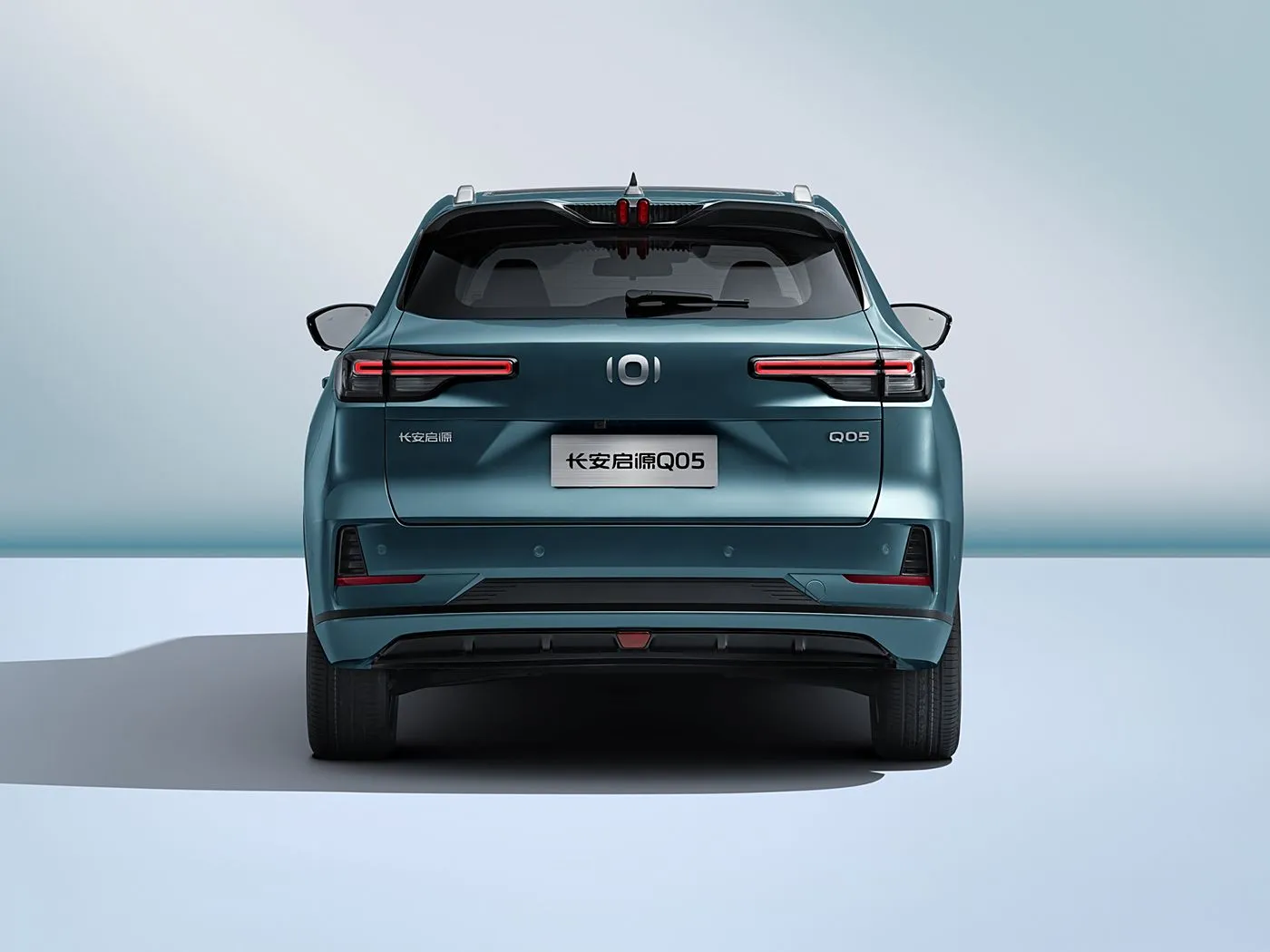 Changan NEVO Q05 Hibriede Elektriese SUV Langafstand outomatiese ratkas 5-deur 5-sitplek leer binnekant links