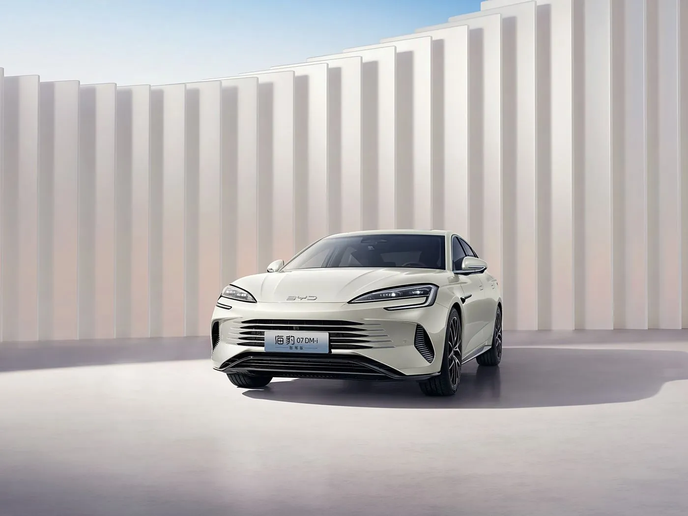 BYD Seal 07 DM-i Elektriese SUV Hoëspoed Auto Sedan met EV-motor 4-sitplek linksstuur Nuwe energievoertuigkenmerke