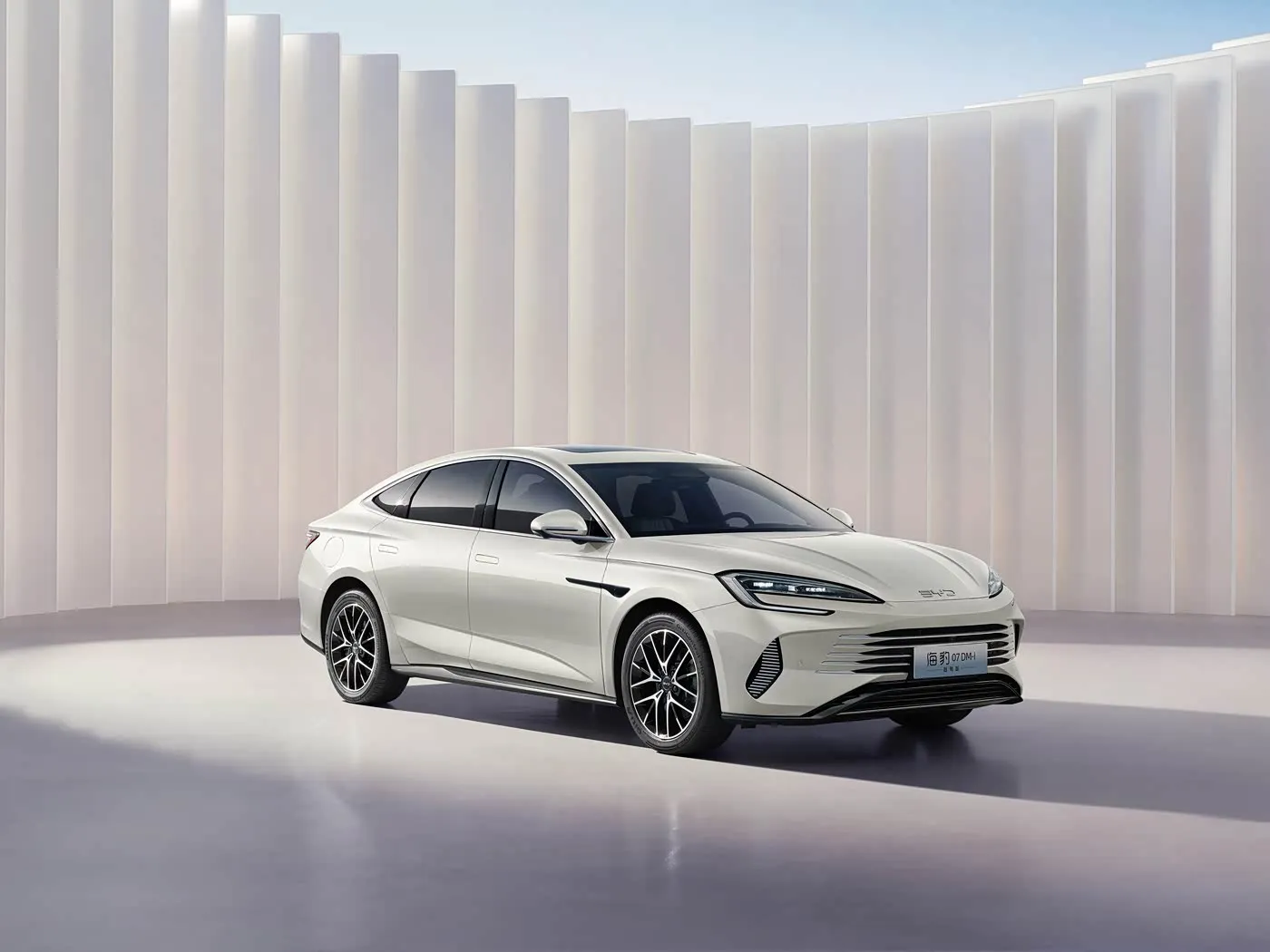 BYD Seal 07 DM-i Elektriese SUV Hoëspoed Auto Sedan met EV-motor 4-sitplek linksstuur Nuwe energievoertuigkenmerke