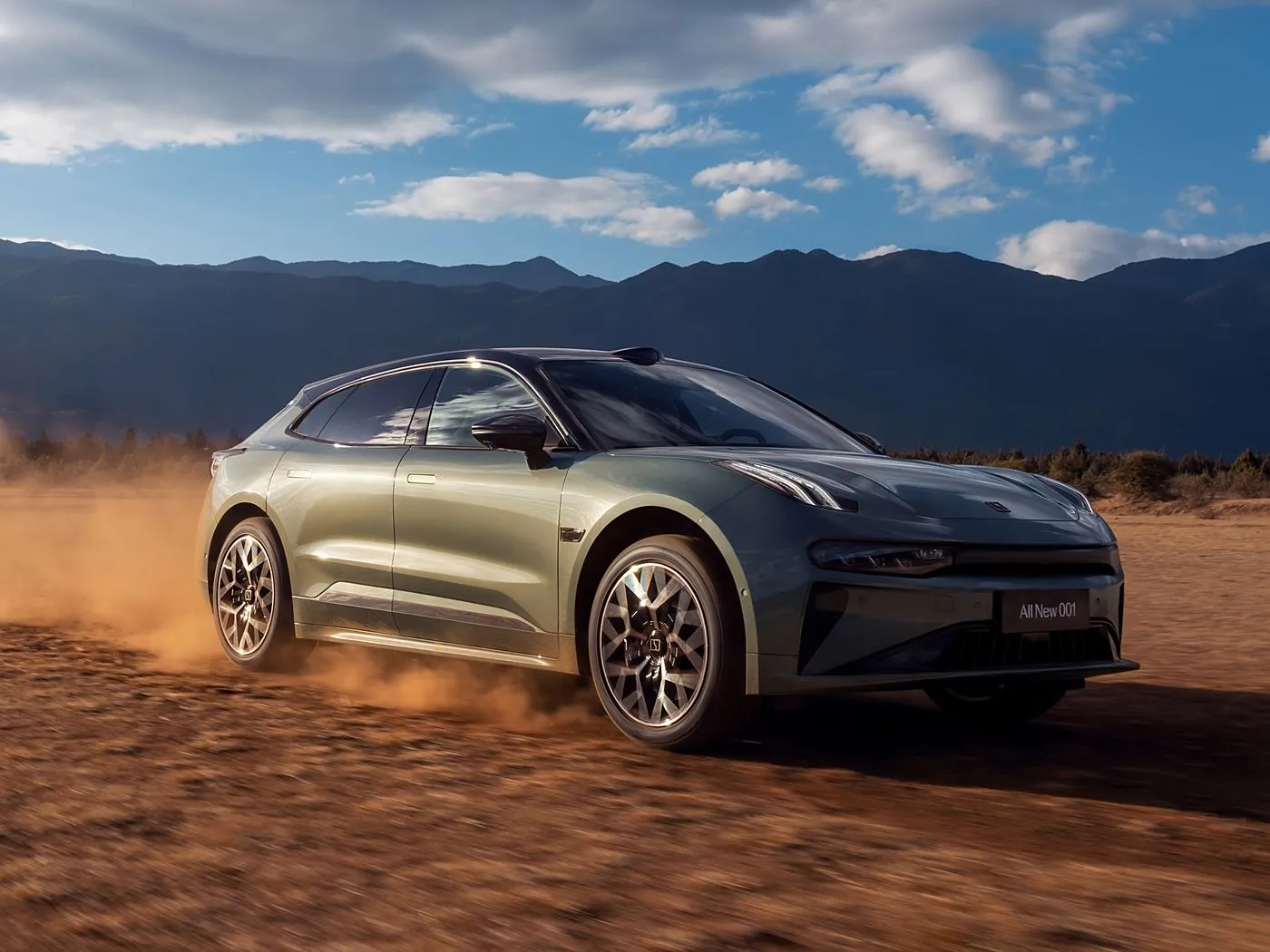 Zeekr 001 Elektriese 5-sitplek luikrug hoë kwaliteit 4WD 705 km langafstand nuwe energievoertuig