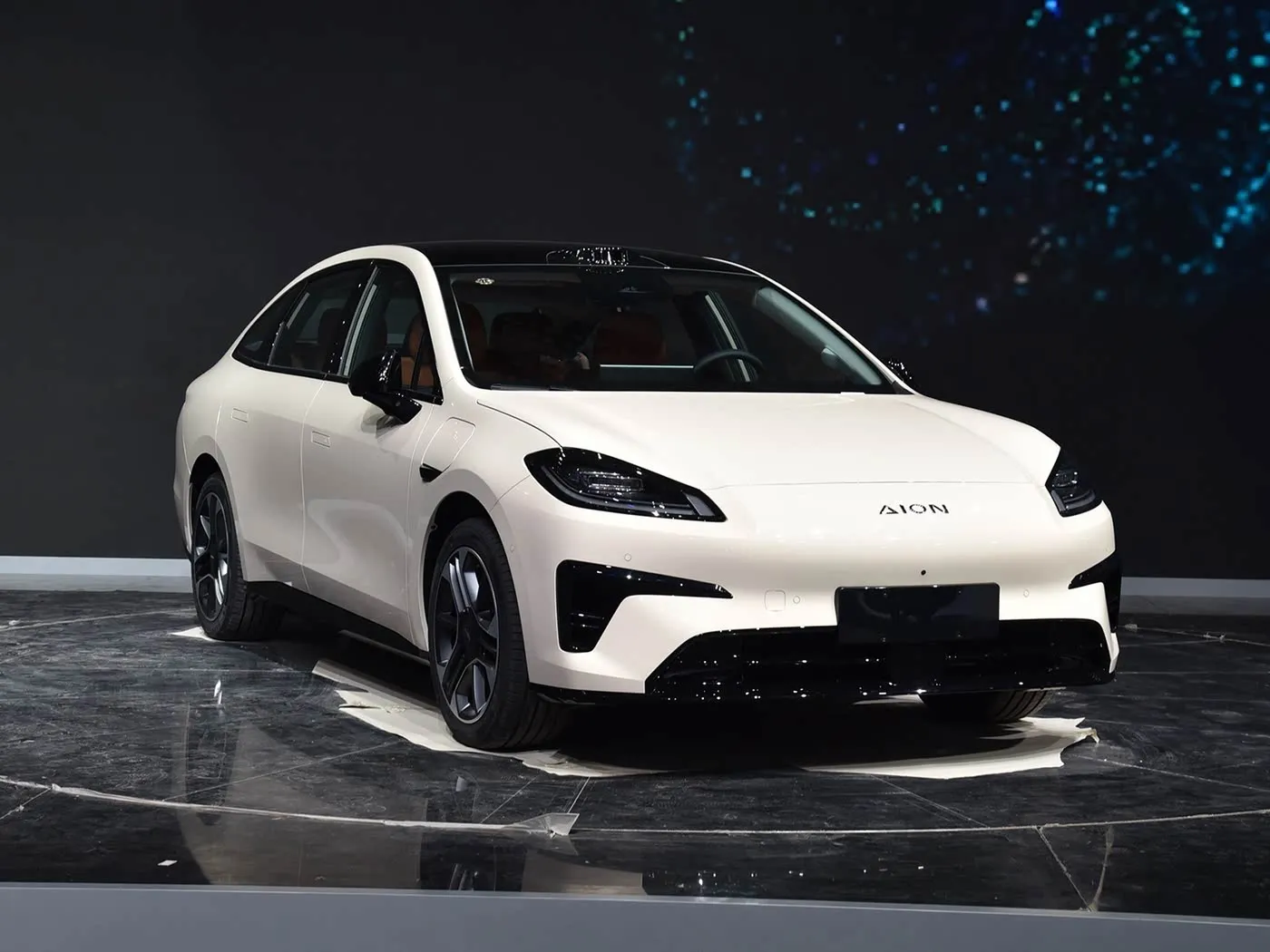 AION RT Elektriese SUV linkerhandstuur Hoëspoed EV outomatiese ratkas Hibriede Mini Vlak Sedan Nuwe Energie Voertuig vir Volwassenes