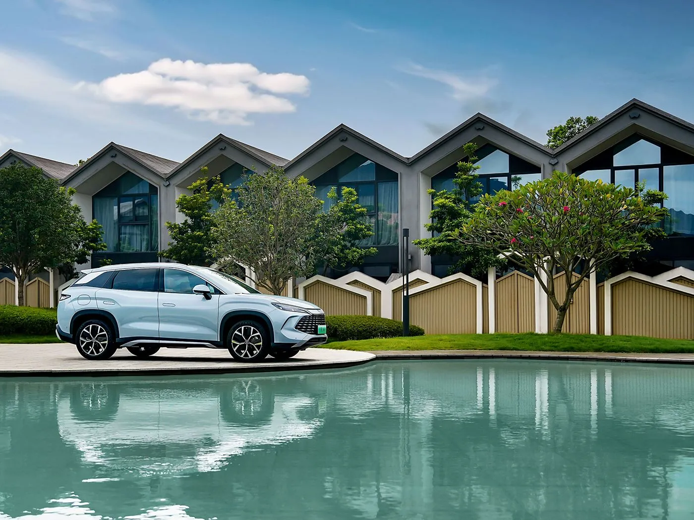 BYD Song L DM-i Kompakte PHEV SUV Langafstand, hoëspoed nuwe energievoertuig DiPilot 2.0 Verhitte sitplekke 360° Panoramiese kamera