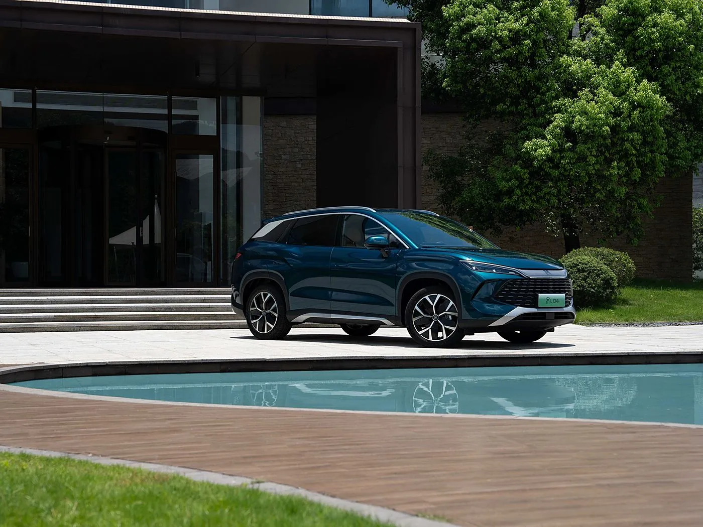 BYD Song L DM-i Kompakte PHEV SUV Langafstand, hoëspoed nuwe energievoertuig DiPilot 2.0 Verhitte sitplekke 360° Panoramiese kamera
