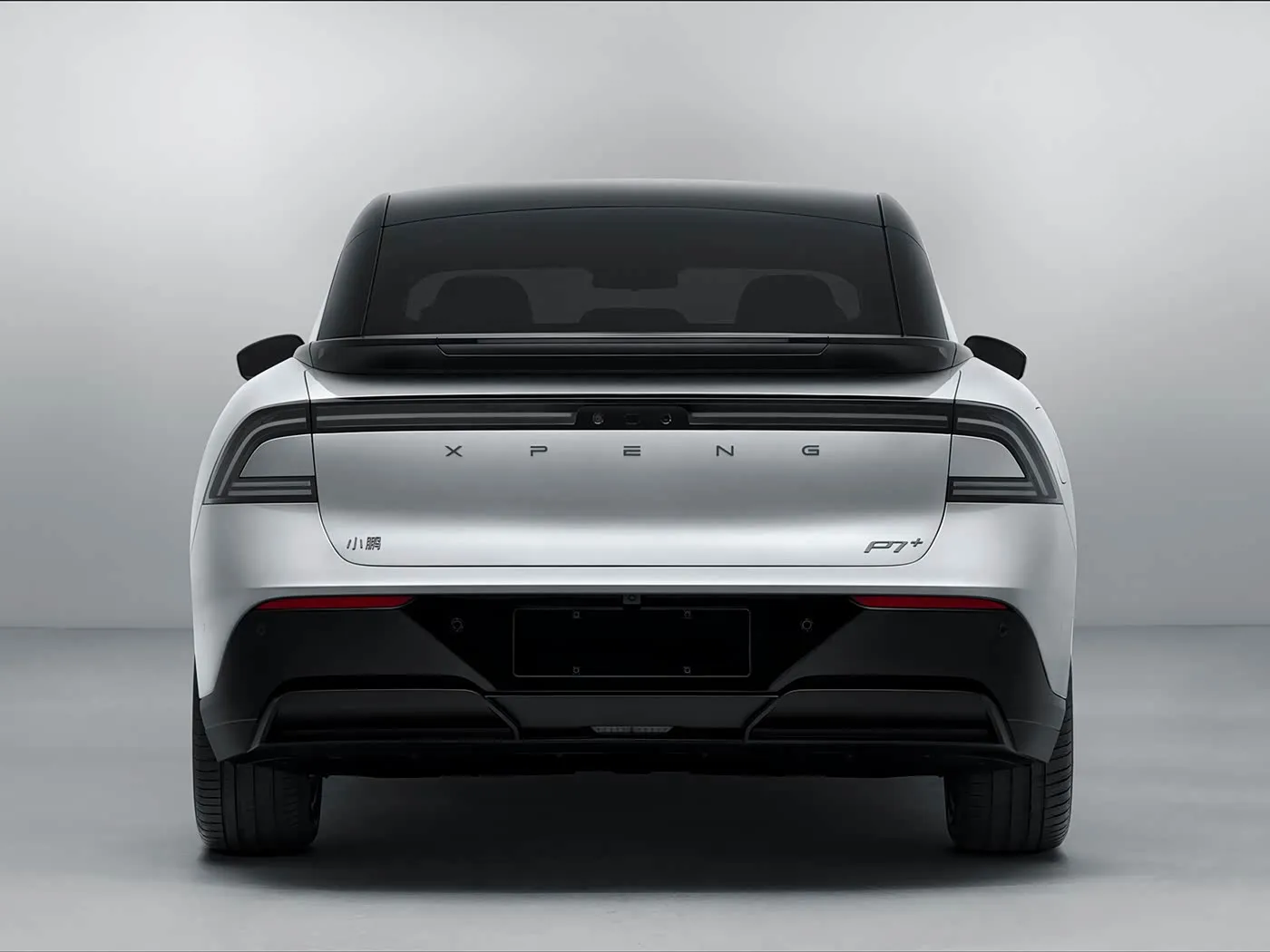 Beperkte uitgawe EV XPENG P7+ 5-sitplek suiwer elektriese luikrug Nuwe ontwerp linkerstuur 685 km maksimum spoed Nuwe energievoertuig