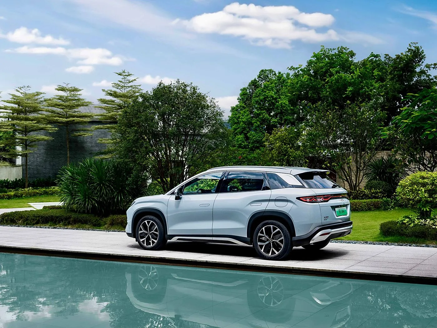 BYD Song L DM-i Kompakte PHEV SUV Langafstand, hoëspoed nuwe energievoertuig DiPilot 2.0 Verhitte sitplekke 360° Panoramiese kamera